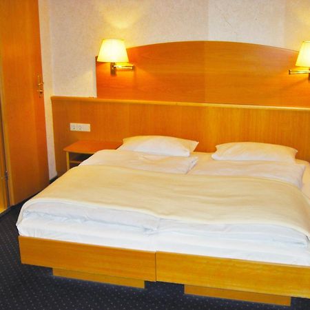 Hotel Gasthof Kreuz Bad Buchau Exteriör bild