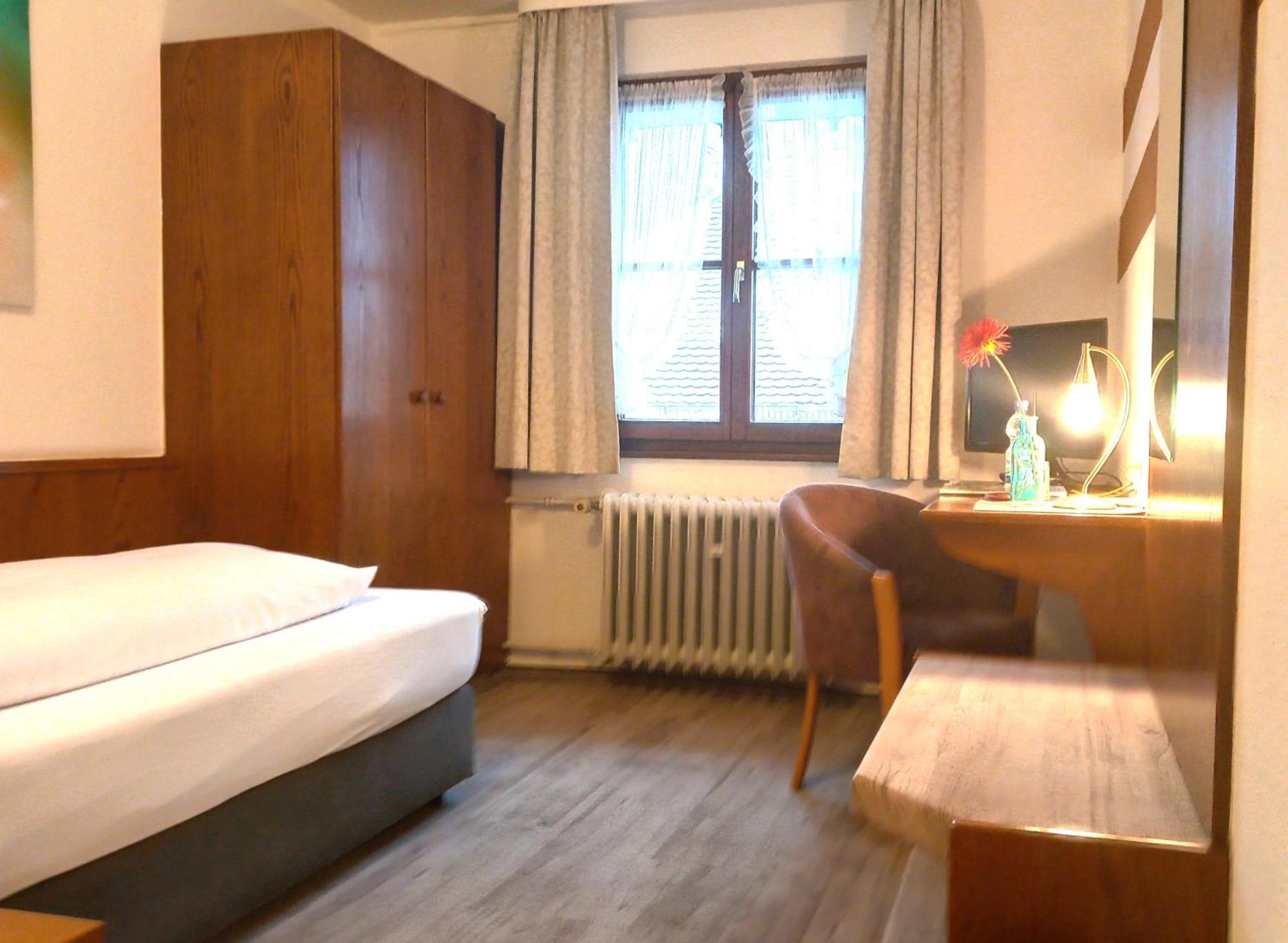 Hotel Gasthof Kreuz Bad Buchau Exteriör bild